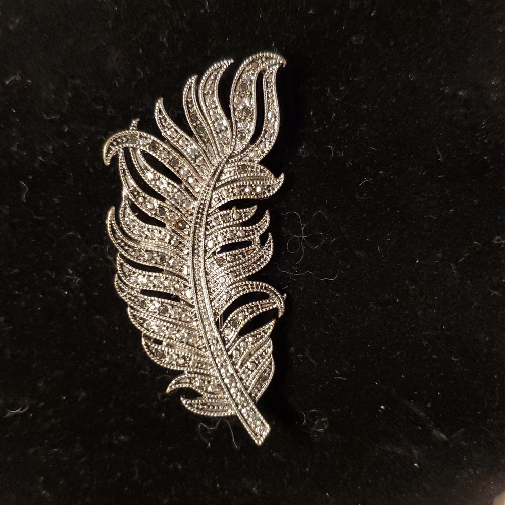 Vintage Silvertone Feather with Black and Clear Crystals 2.75 inch